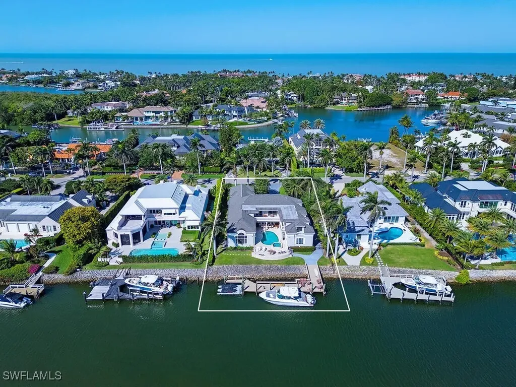 3175 Fort Charles Drive Naples FL 34102