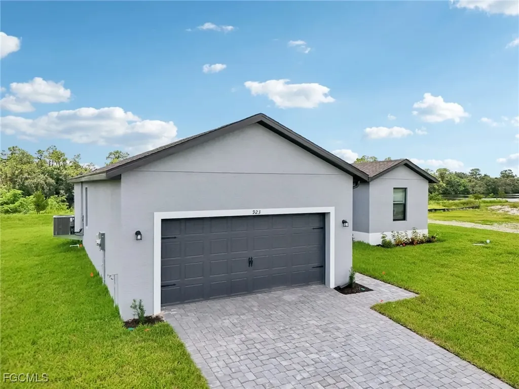 923 Admiral Bull Halsey Avenue Labelle FL 33935