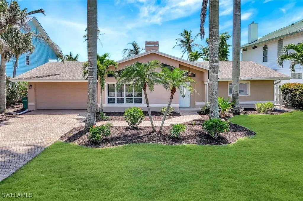 274 Conners Avenue Naples FL 34108