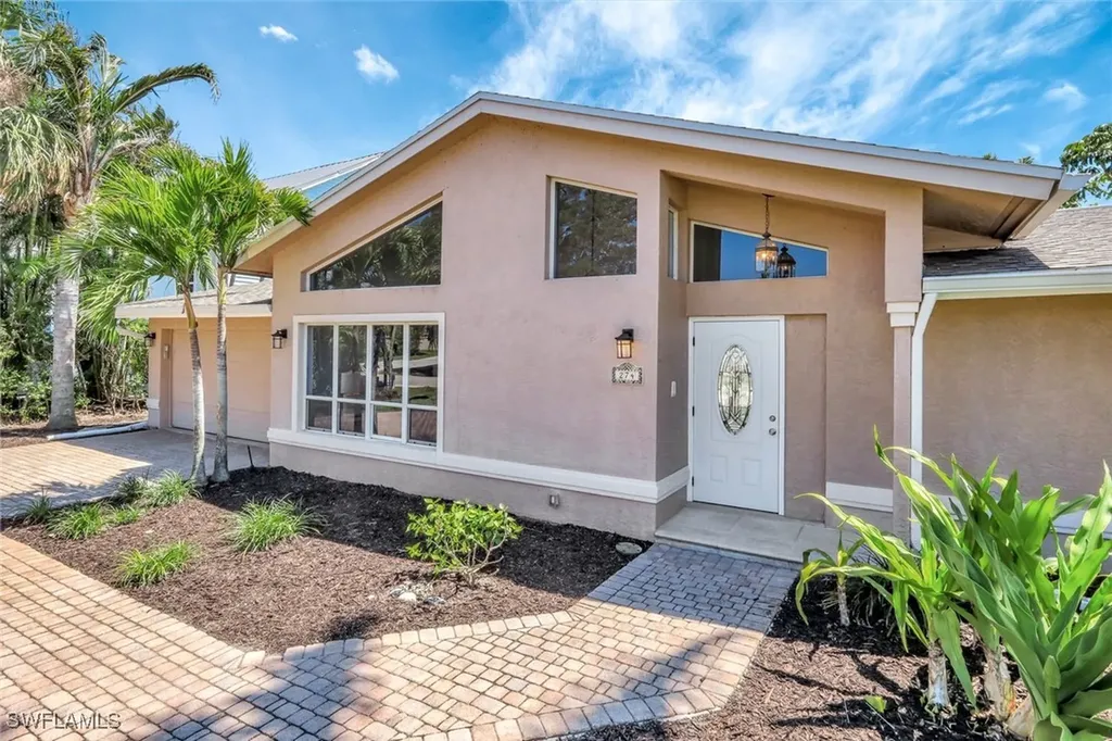 274 Conners Avenue Naples FL 34108