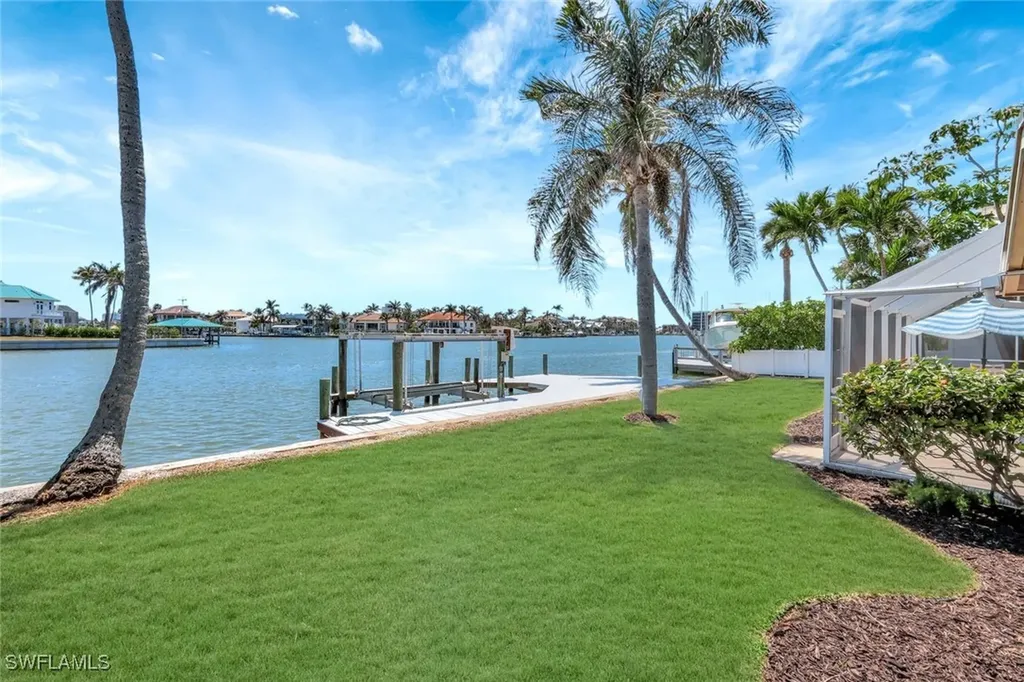 274 Conners Avenue Naples FL 34108