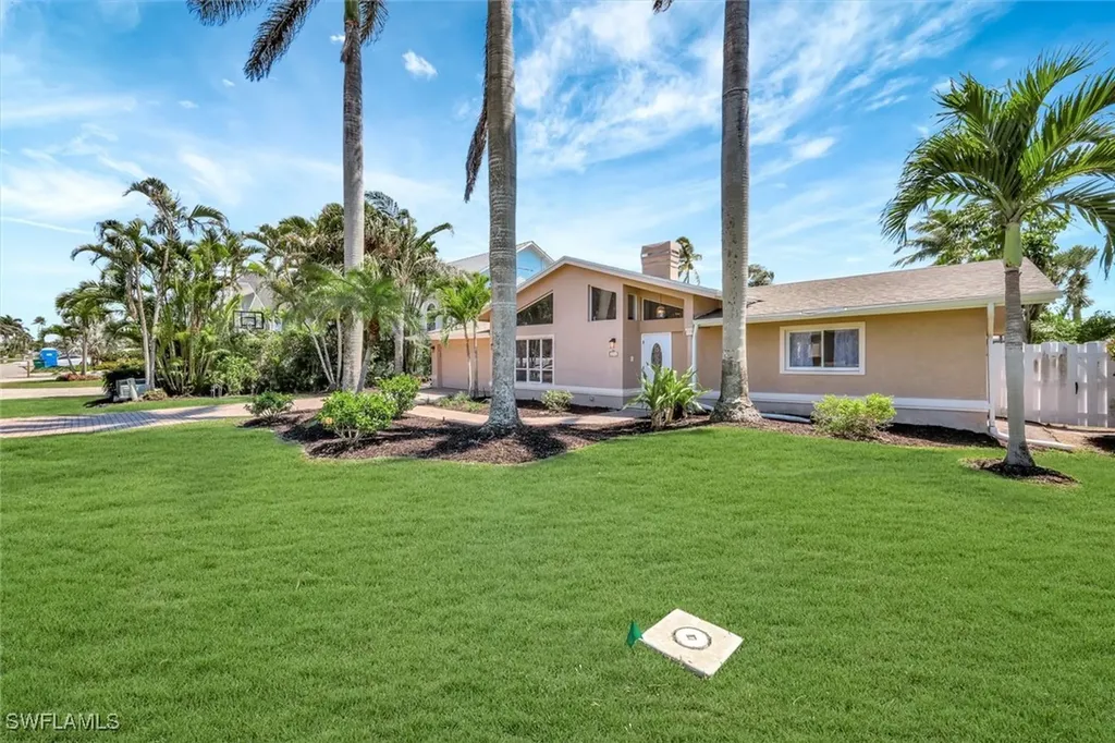 274 Conners Avenue Naples FL 34108