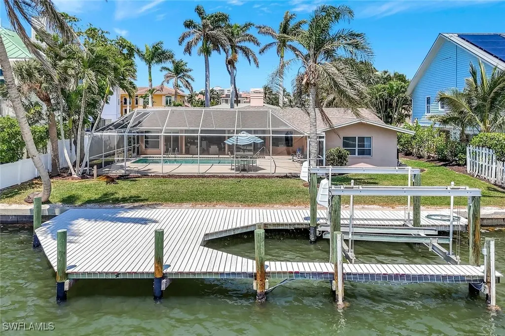 274 Conners Avenue Naples FL 34108