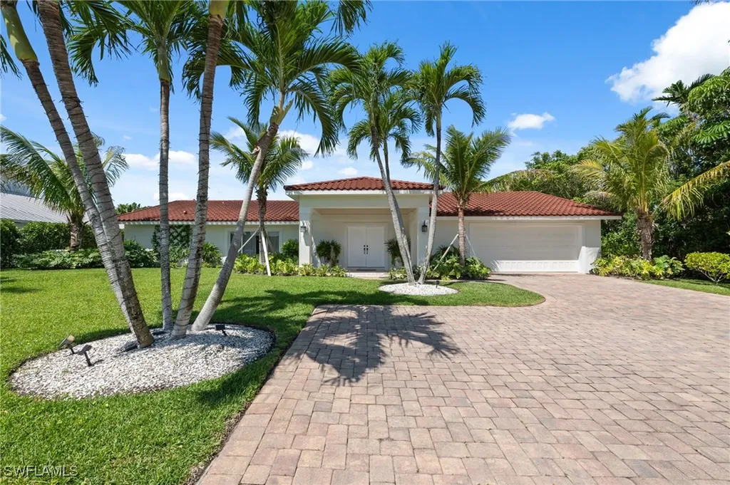 2085 Alamanda Drive Naples FL 34102