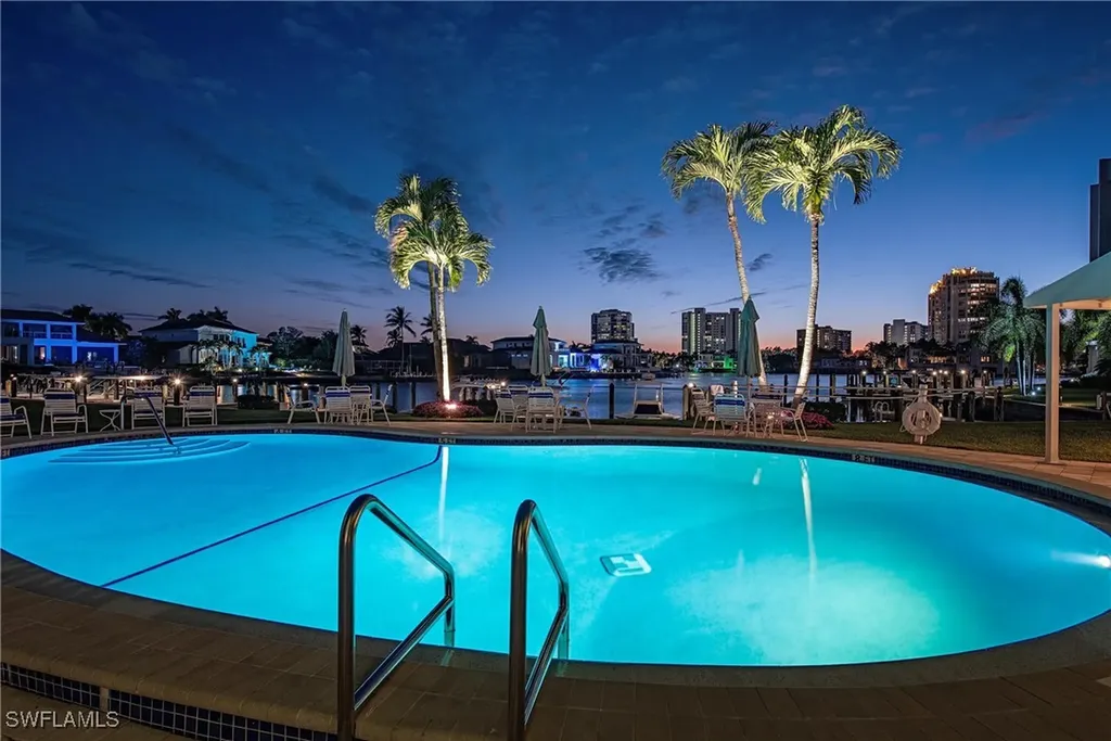 400 Park Shore Drive Naples FL 34103