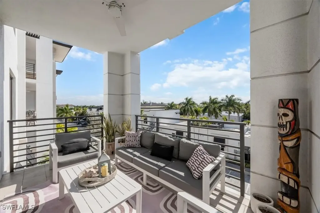 1111 Central Avenue Naples FL 34102