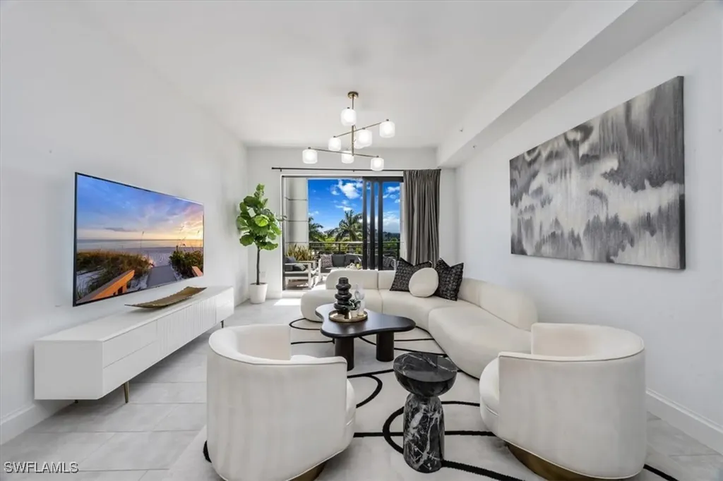 1111 Central Avenue Naples FL 34102