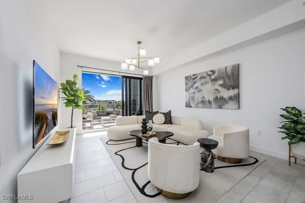 1111 Central Avenue Naples FL 34102