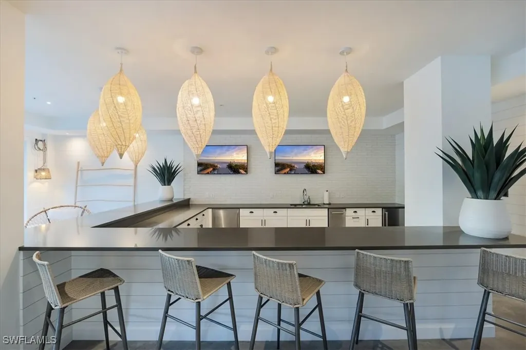 1111 Central Avenue Naples FL 34102