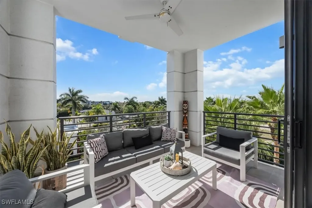 1111 Central Avenue Naples FL 34102