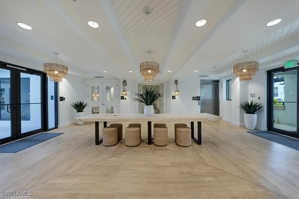 1111 Central Avenue Naples FL 34102