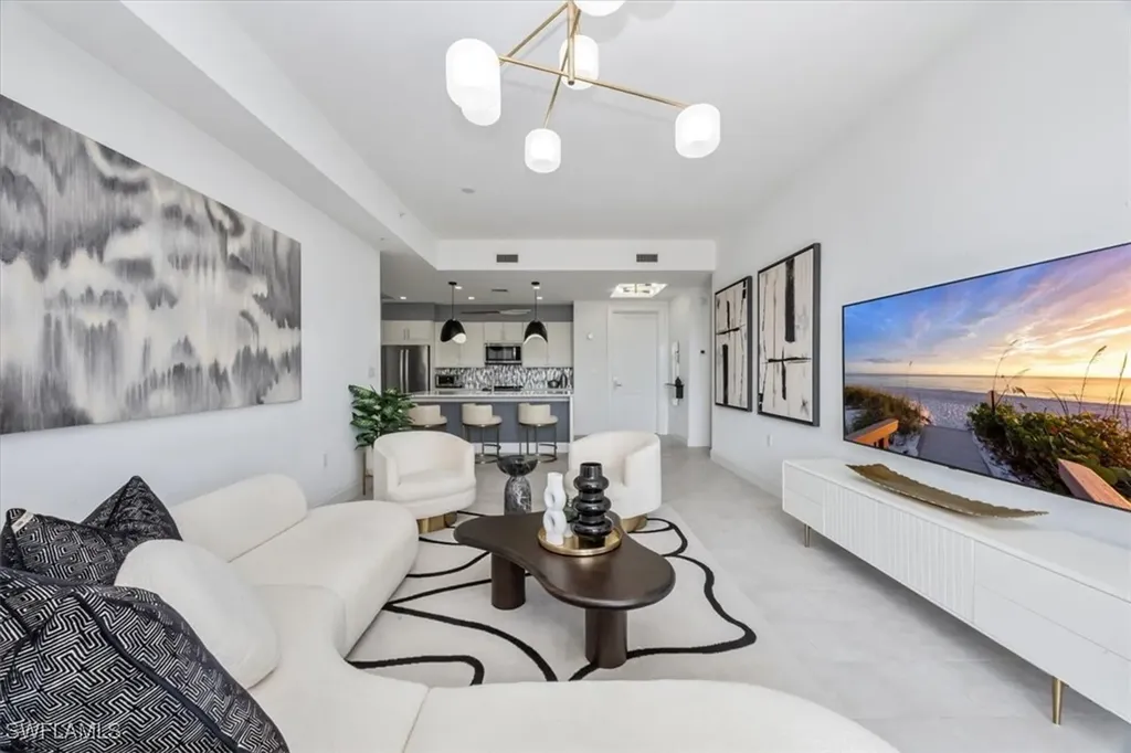 1111 Central Avenue Naples FL 34102