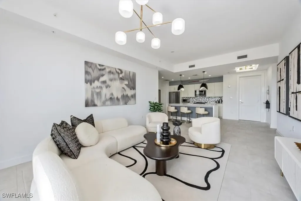 1111 Central Avenue Naples FL 34102