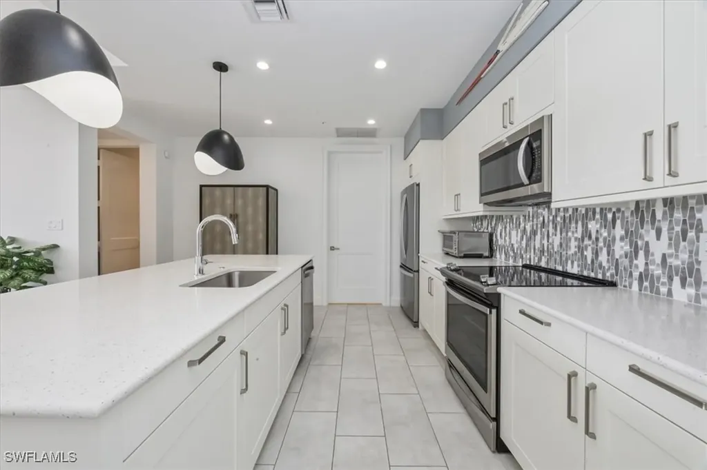 1111 Central Avenue Naples FL 34102