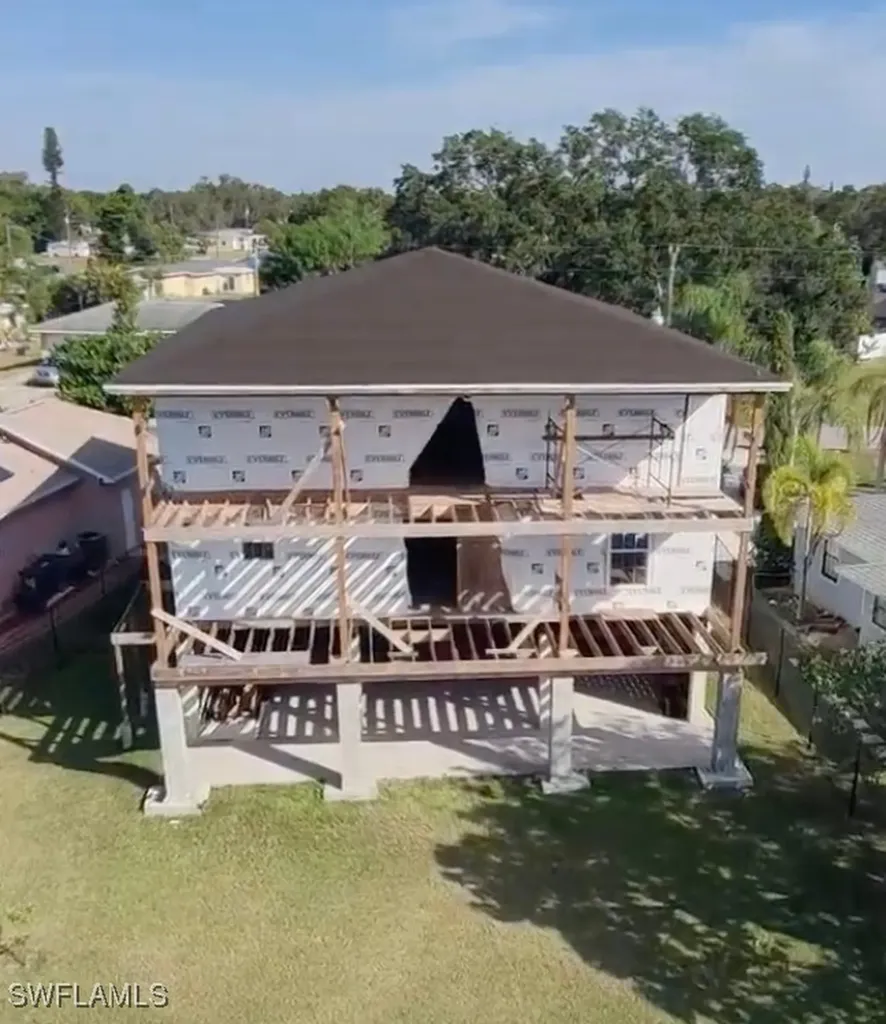 2129 Davis Boulevard Fort Myers FL 33905