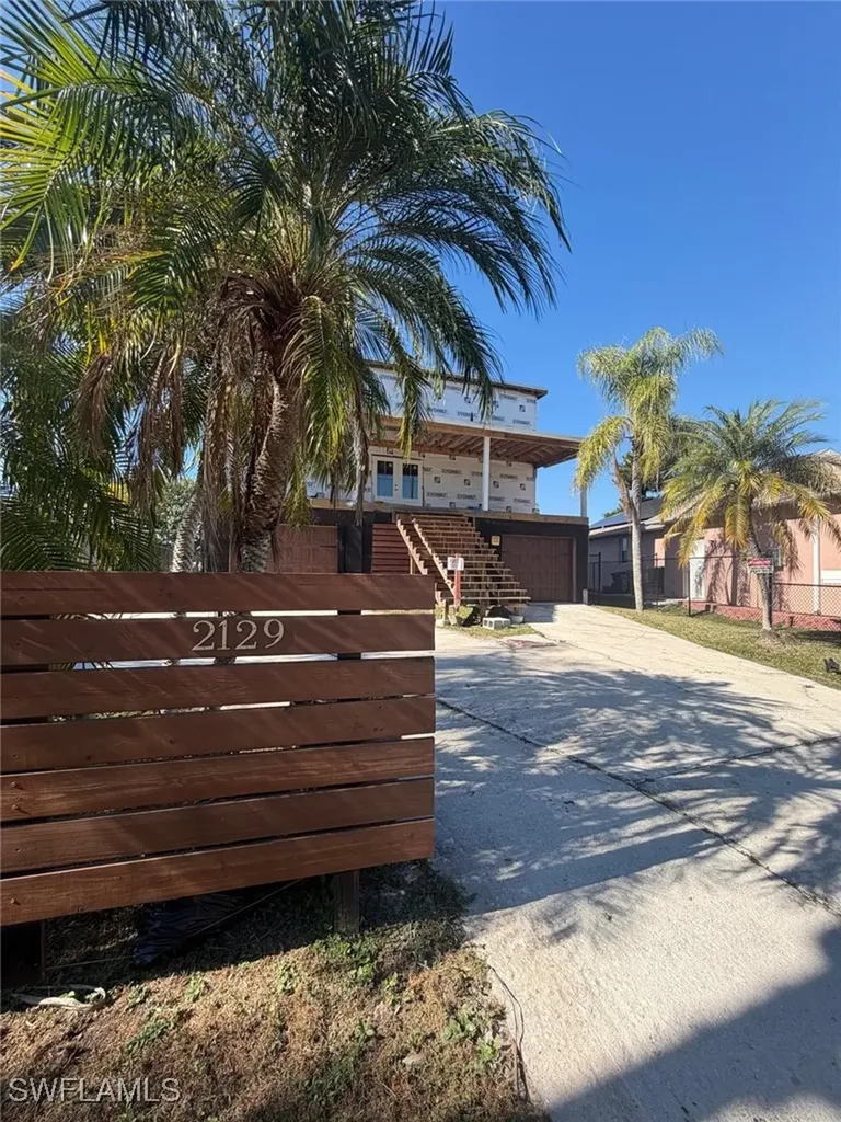 2129 Davis Boulevard Fort Myers FL 33905