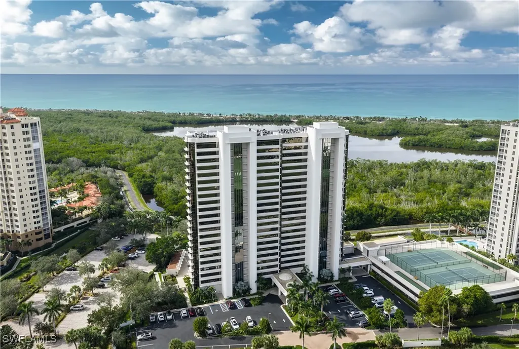 6825 Grenadier Boulevard Naples FL 34108