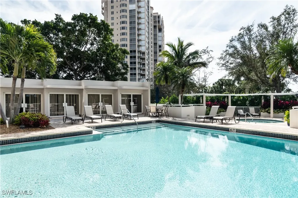 6825 Grenadier Boulevard Naples FL 34108