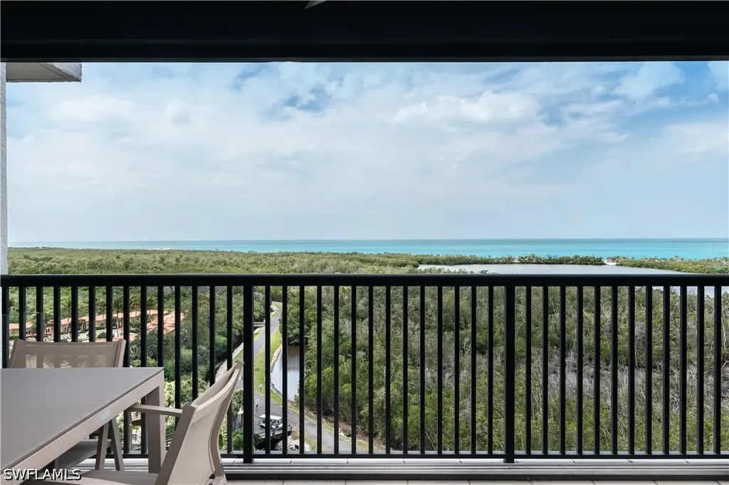 6825 Grenadier Boulevard Naples FL 34108