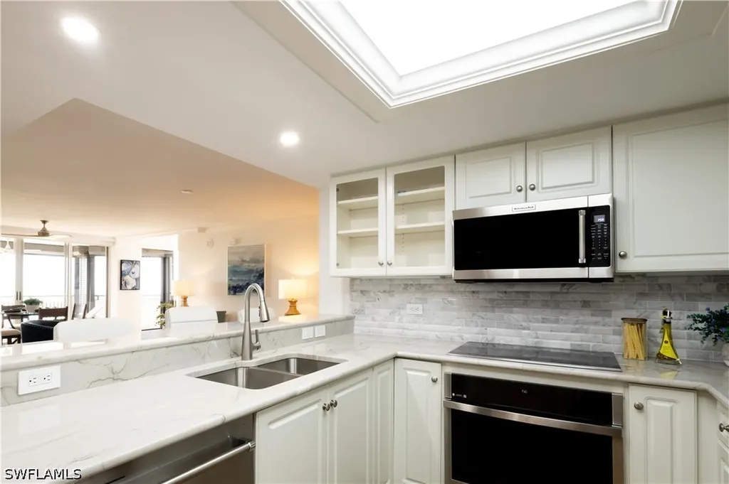 6825 Grenadier Boulevard Naples FL 34108