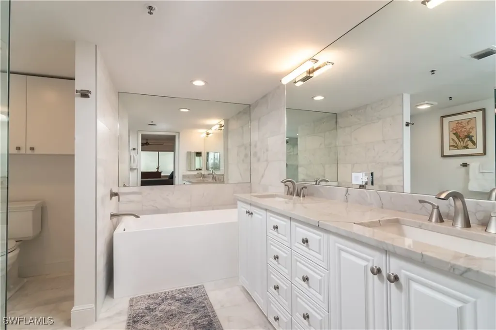 6825 Grenadier Boulevard Naples FL 34108