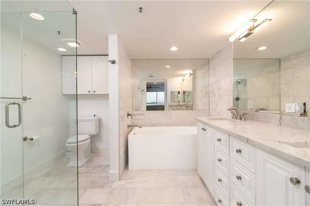 6825 Grenadier Boulevard Naples FL 34108