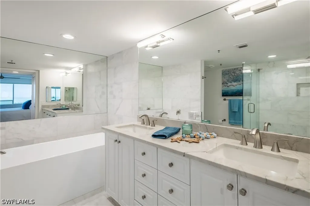 6825 Grenadier Boulevard Naples FL 34108