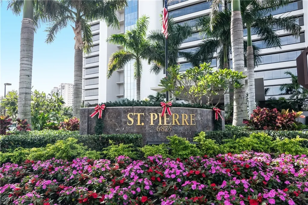 6825 Grenadier Boulevard Naples FL 34108