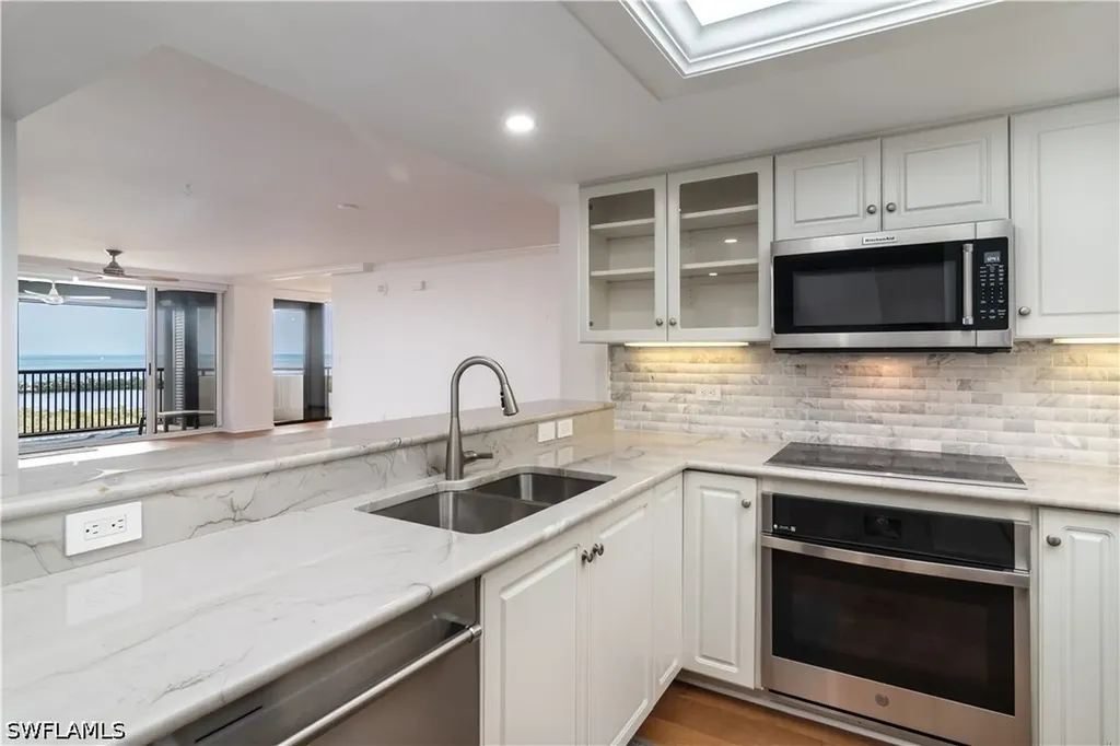 6825 Grenadier Boulevard Naples FL 34108