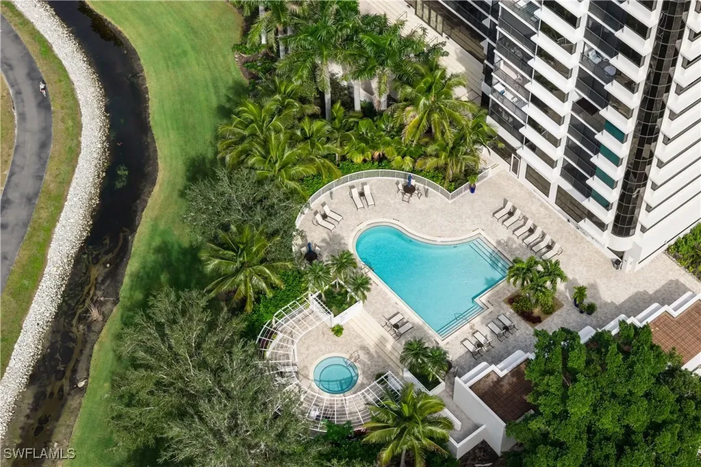 6825 Grenadier Boulevard Naples FL 34108