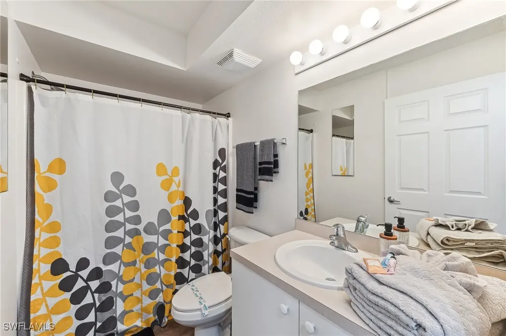 4940 Cougar Court S Naples FL 34109