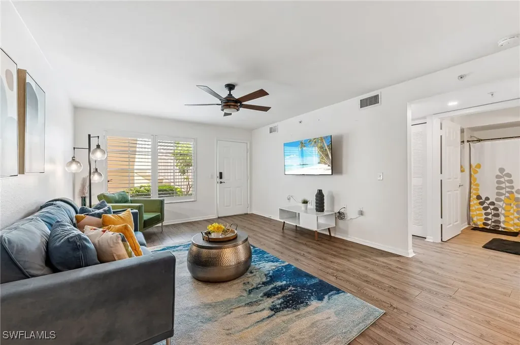 4940 Cougar Court S Naples FL 34109