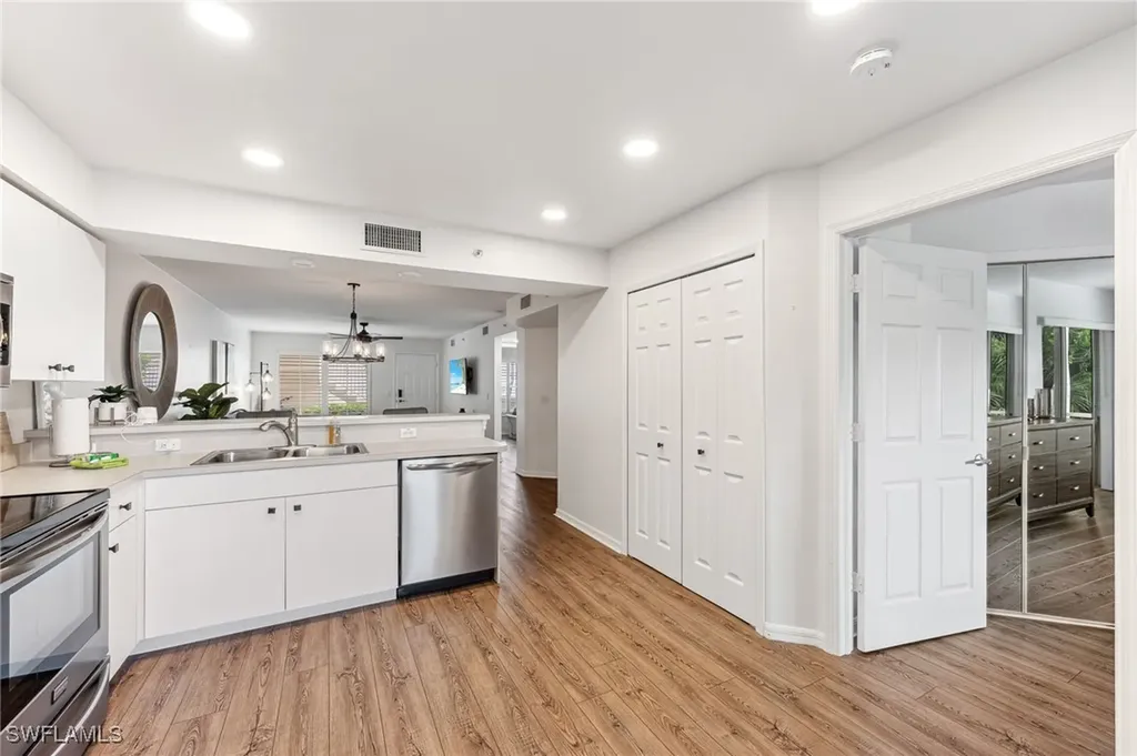 4940 Cougar Court S Naples FL 34109