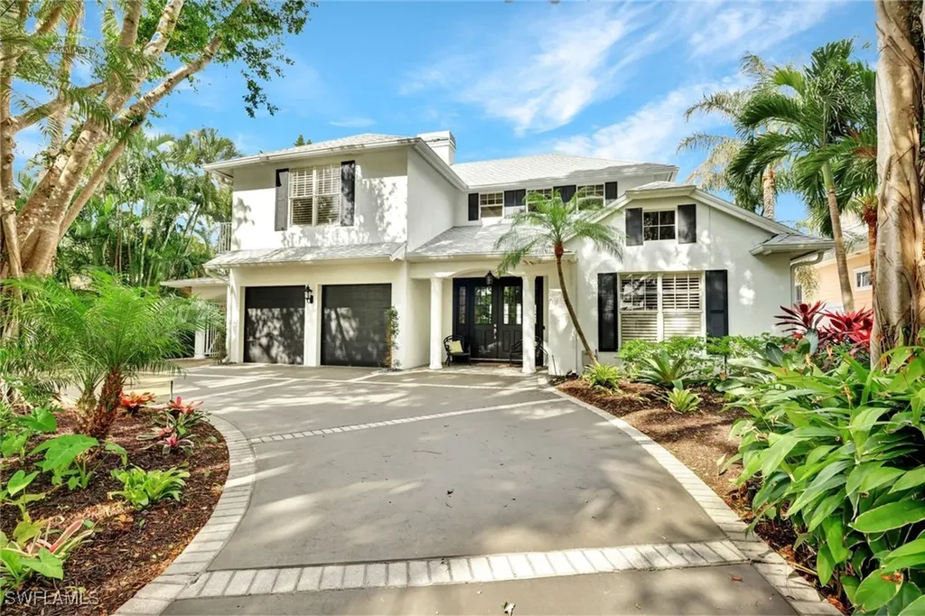 255 2nd Avenue N Naples FL 34102