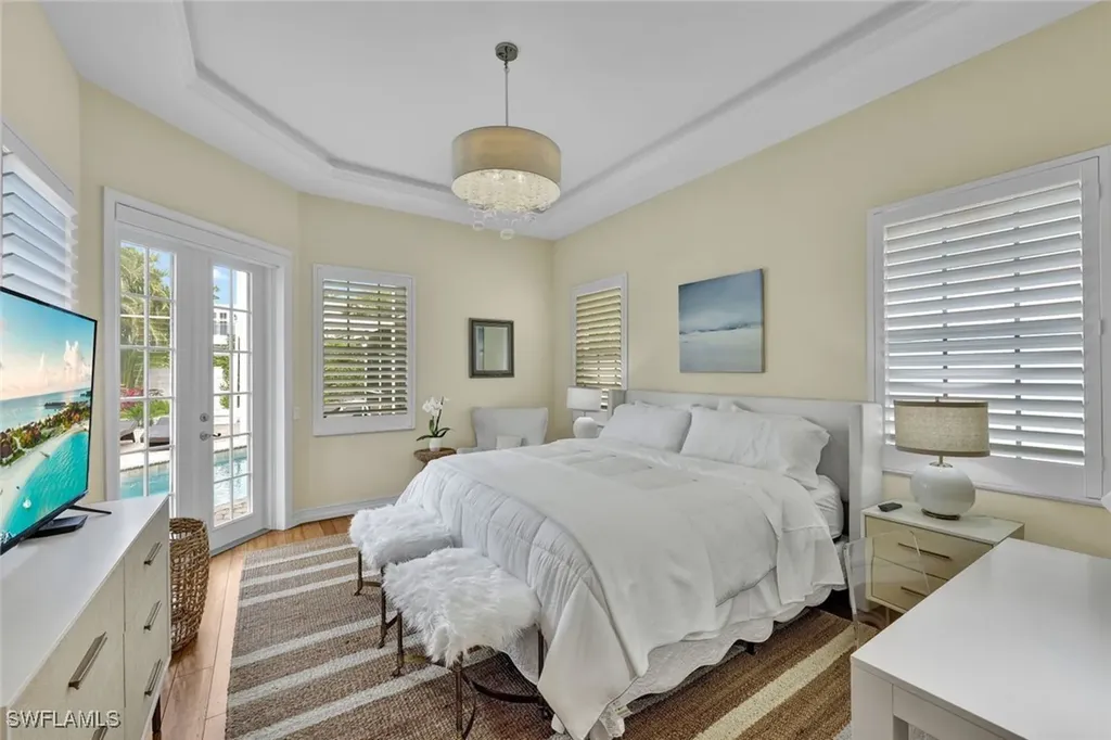 255 2nd Avenue N Naples FL 34102
