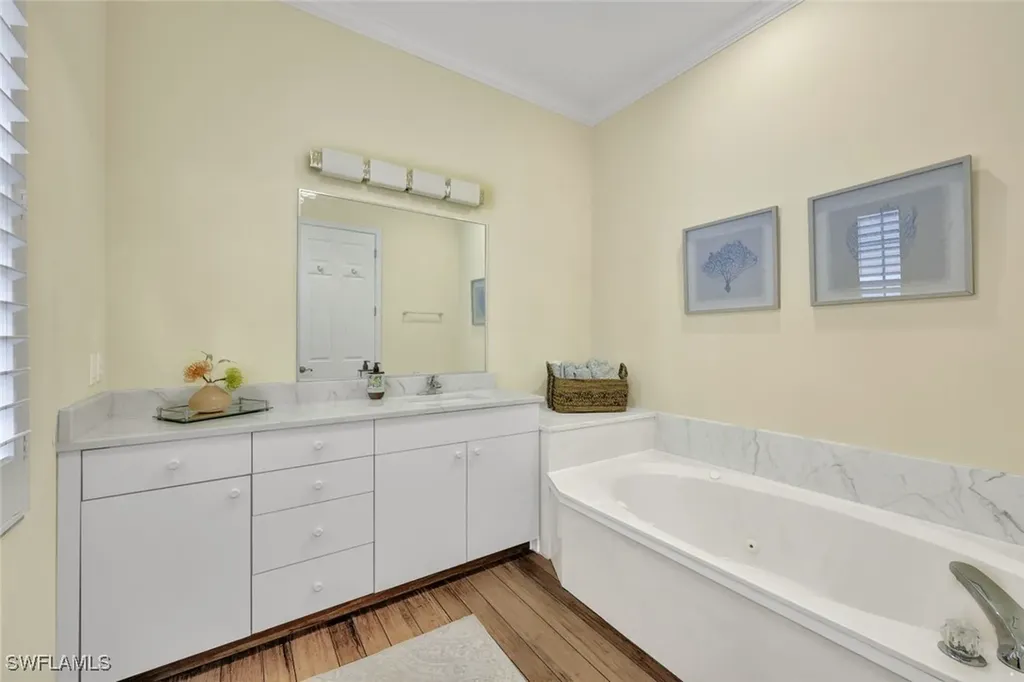 255 2nd Avenue N Naples FL 34102