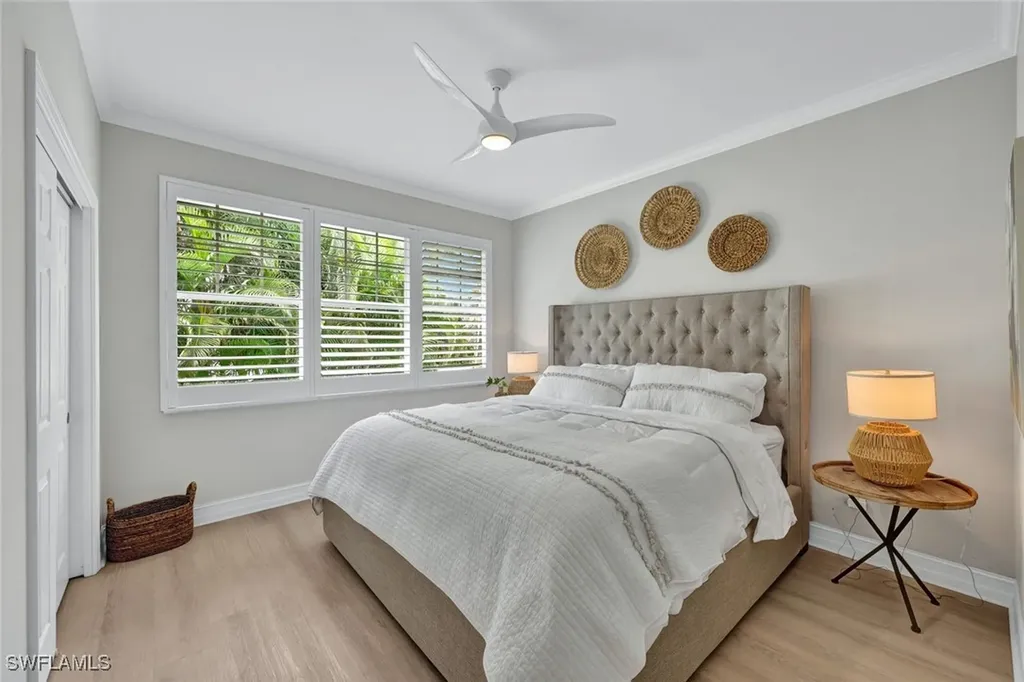 255 2nd Avenue N Naples FL 34102