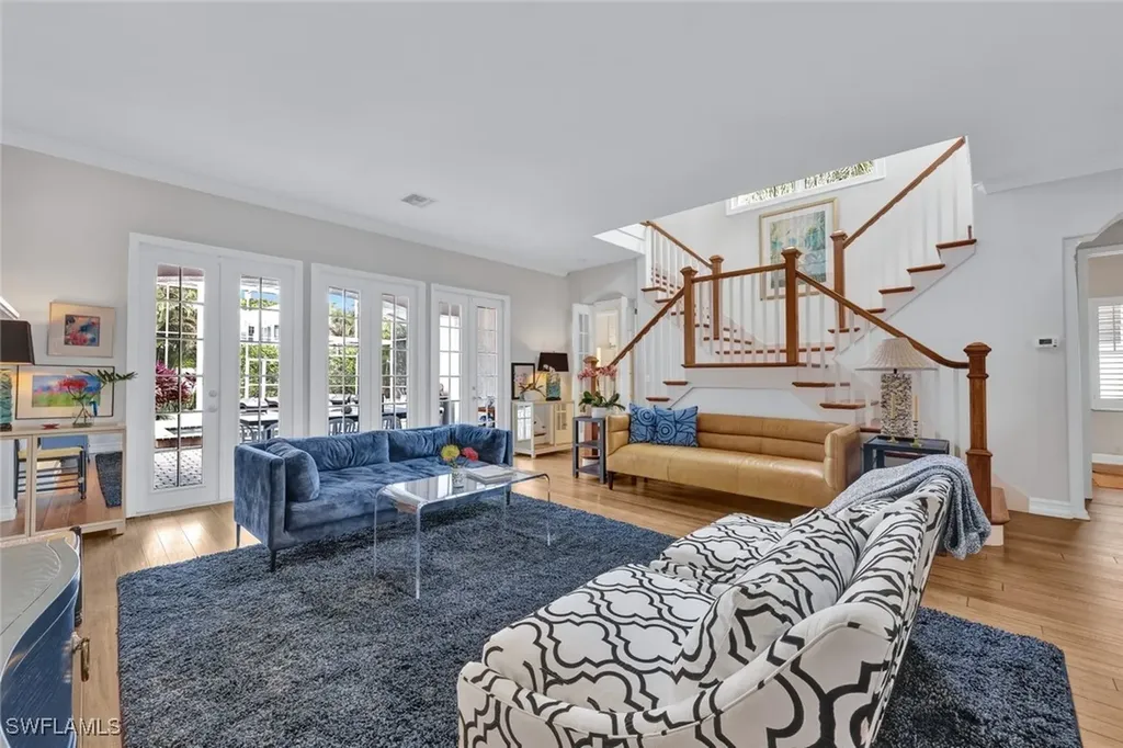 255 2nd Avenue N Naples FL 34102