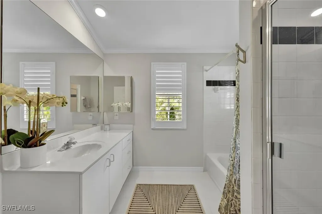 255 2nd Avenue N Naples FL 34102
