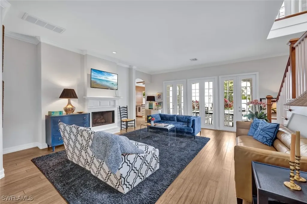255 2nd Avenue N Naples FL 34102