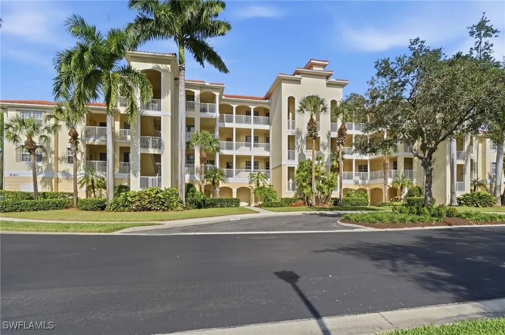 4873 Hampshire Court Naples FL 34112