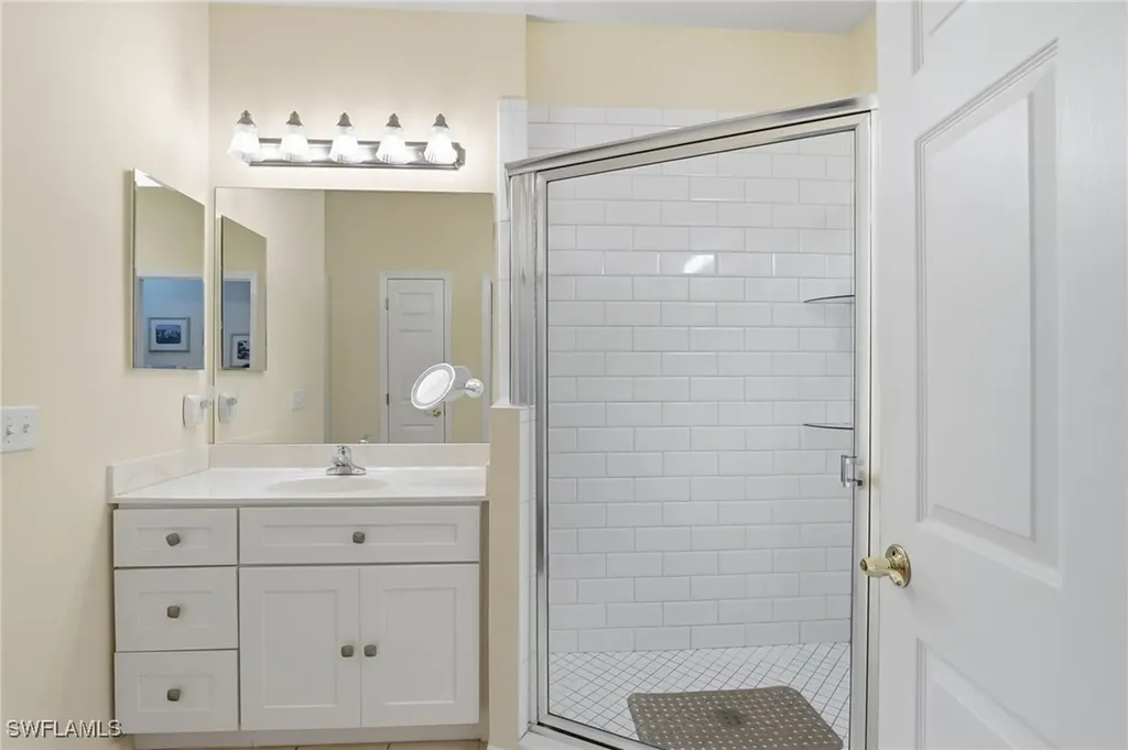 4873 Hampshire Court Naples FL 34112