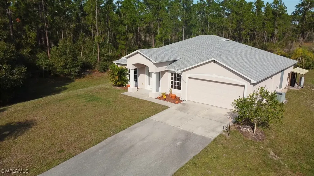 2675 70th Avenue NE Naples FL 34120