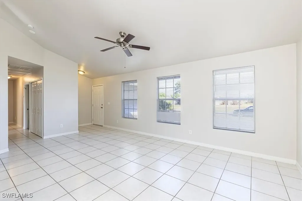 814 SW 10th Place Cape Coral FL 33991