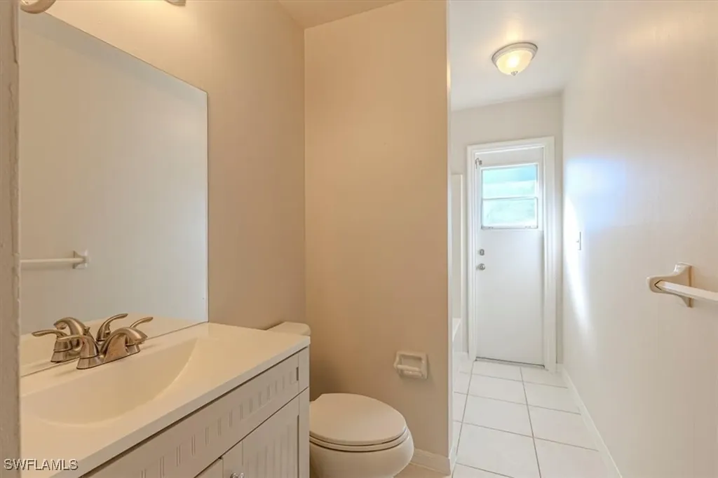 814 SW 10th Place Cape Coral FL 33991