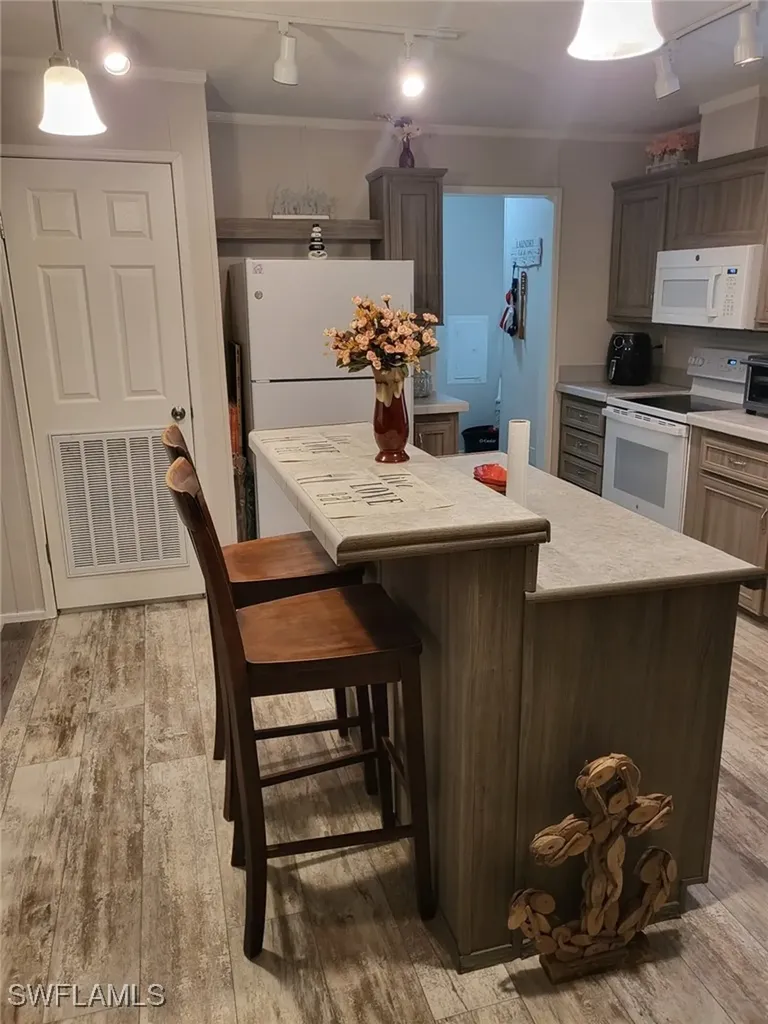 93 Isle Of Saint Naples FL 34114