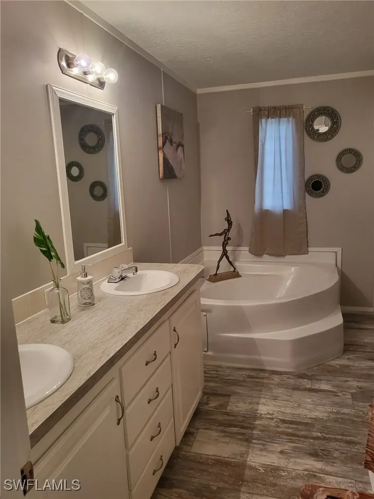 93 Isle Of Saint Naples FL 34114