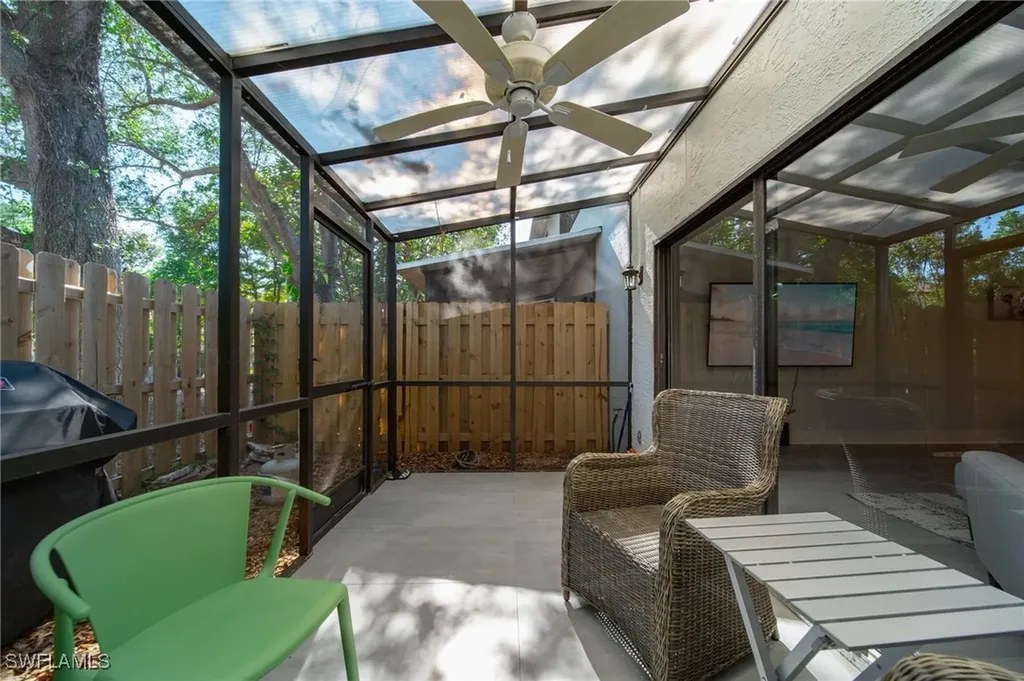 820 Meadowland Drive Naples FL 34108
