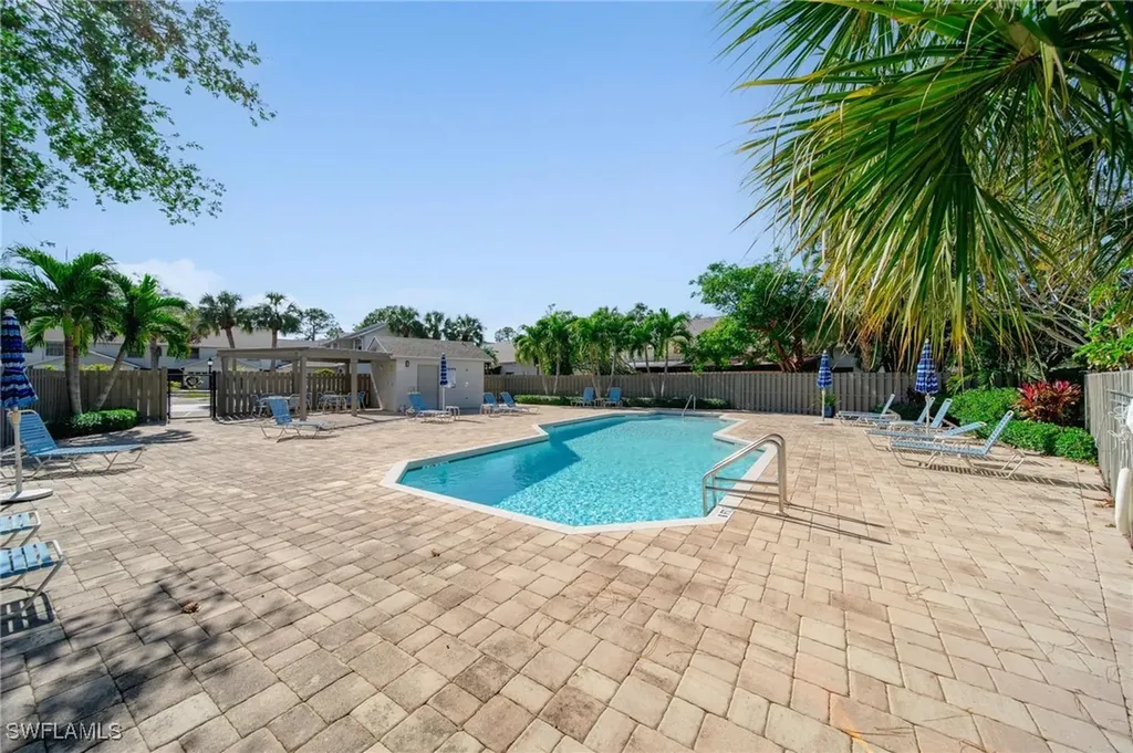 820 Meadowland Drive Naples FL 34108