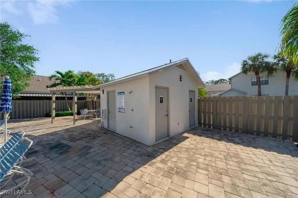 820 Meadowland Drive Naples FL 34108